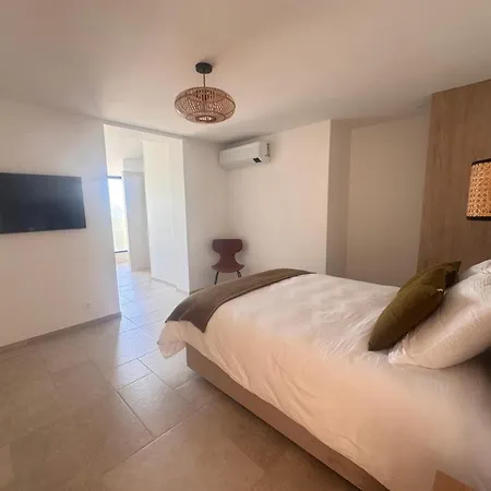 Superbe Aria Avec Piscine Chauffee