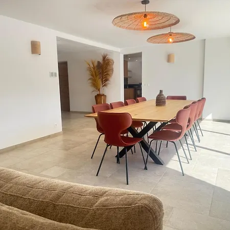 Дом отдыха Superbe Aria Avec Piscine Chauffee Каленцана