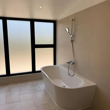 Superbe Aria Avec Piscine Chauffee Каленцана